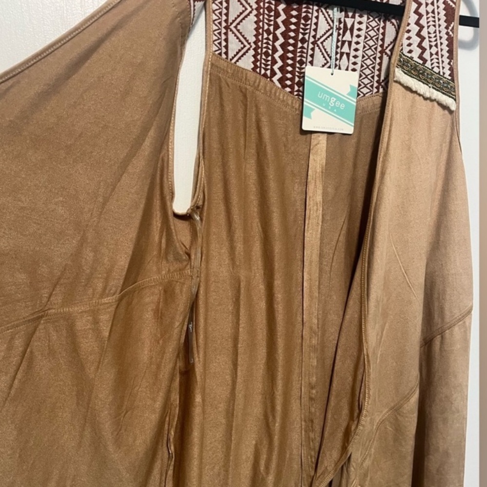 UMGEE WESTERN COWGIRL VEST MAROON and TAN TRIBAL SLEEVELESS VEST NWT - Picture 6 of 8